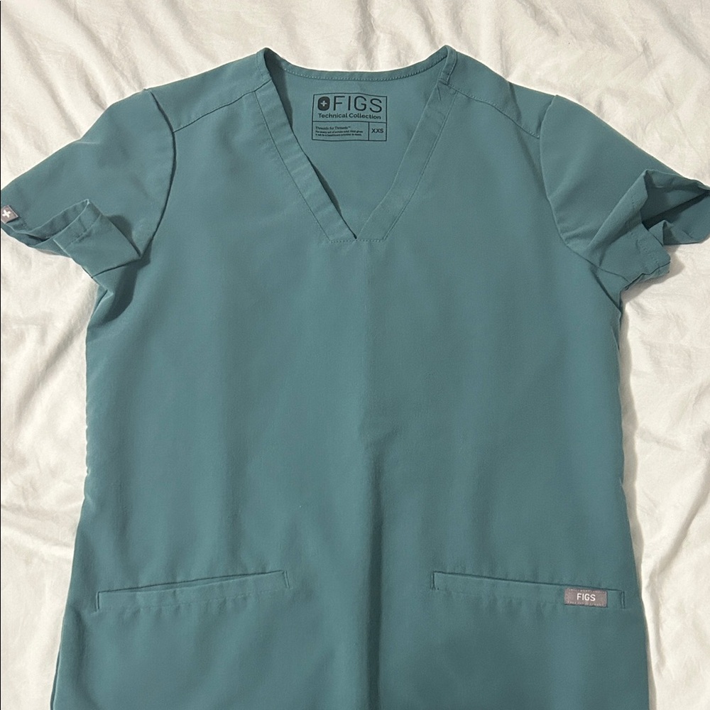 Figs Casma Scrub Top